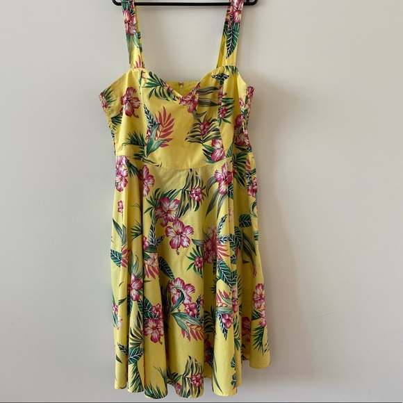 Kalani 50’s Dress by Hell Bunny - Picture 4 of 16